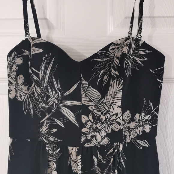 Black cocktail dress. Le Chateau, size M. - Picture 2 of 5